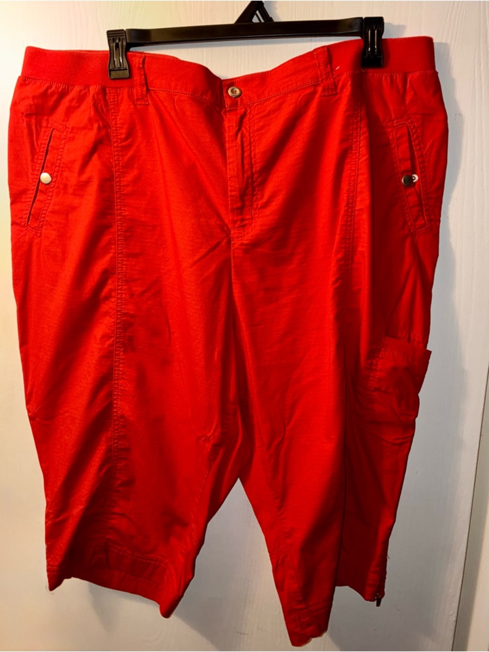 Liz & Me Bright Red Capris with Cargo Pocket